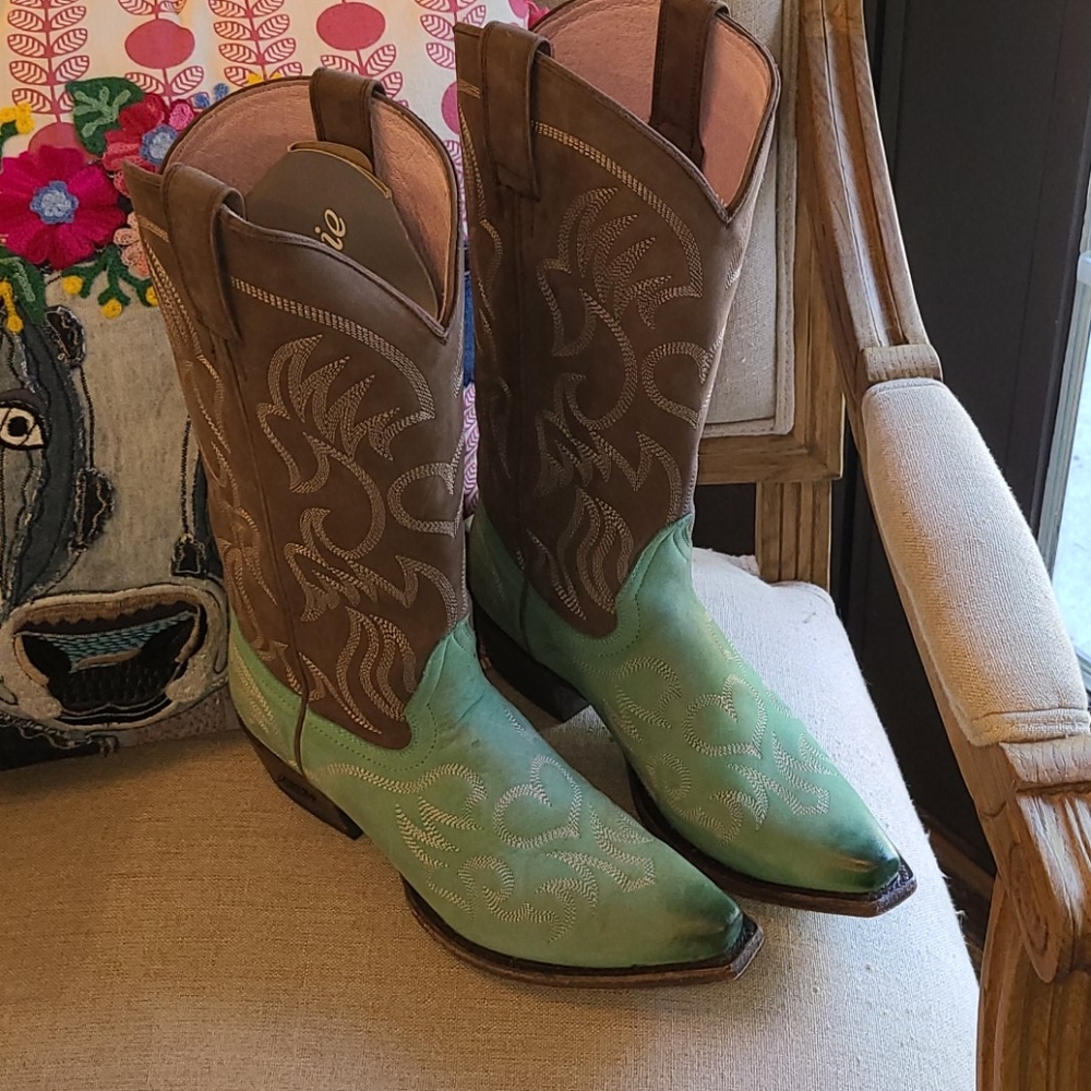 Miss Macie Boots 8